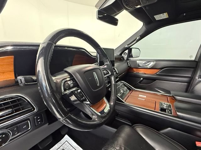 Used 2018 Lincoln Navigator L Reserve w/ Technology Package AWD/4WD image 4
