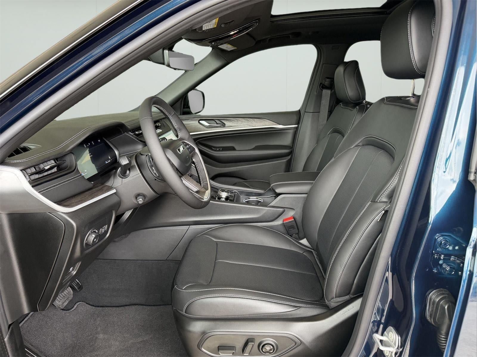 New 2026 Jeep Grand Cherokee Limited AWD/4WD image 10