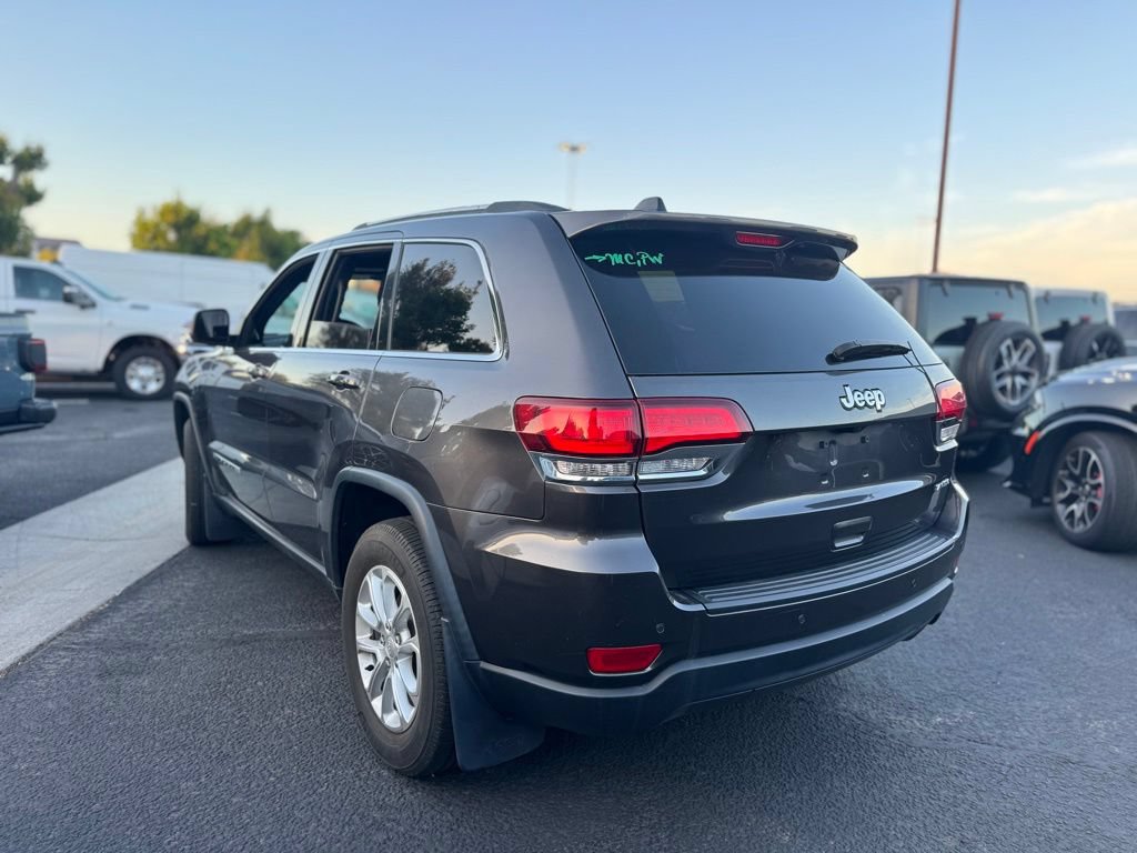 Used 2021 Jeep Grand Cherokee Laredo RWD image 3