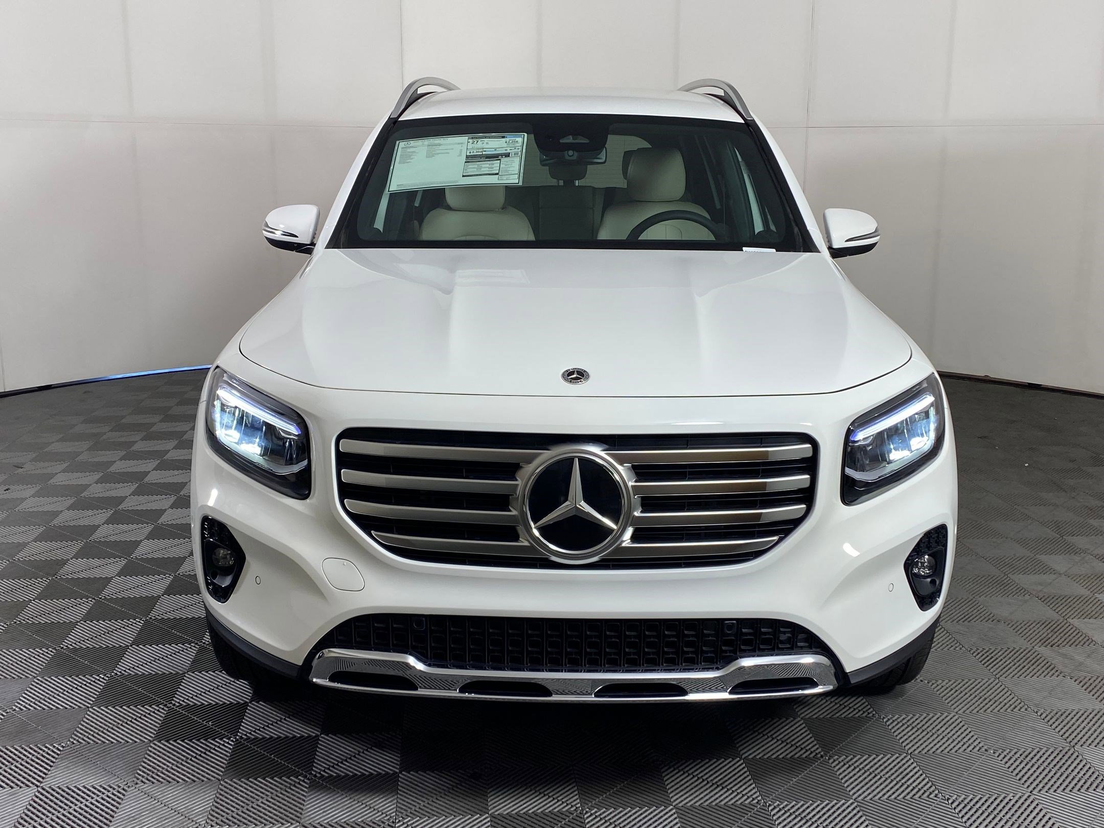 New 2025 Mercedes-Benz GLB 250 4MATIC image 5