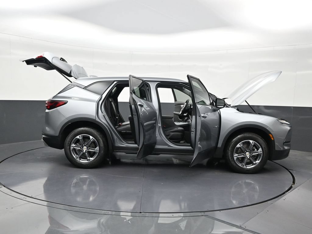 Used 2024 Chevrolet Blazer LT FWD image 34