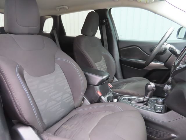 Used 2022 Jeep Cherokee Latitude w/ Comfort Safety Group AWD/4WD image 26