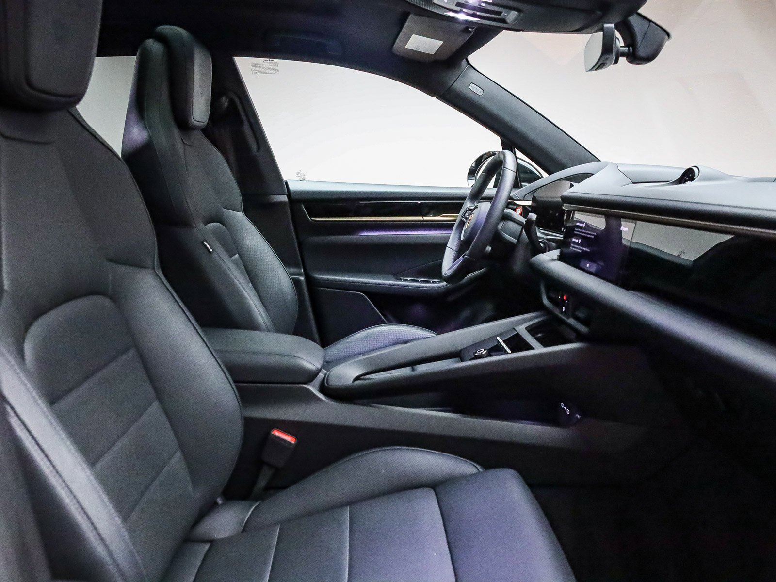 Used 2025 Porsche Macan Electric image 22