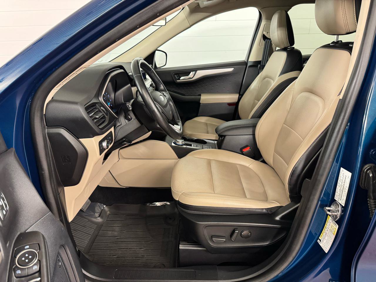 Used 2020 Ford Escape SEL image 12