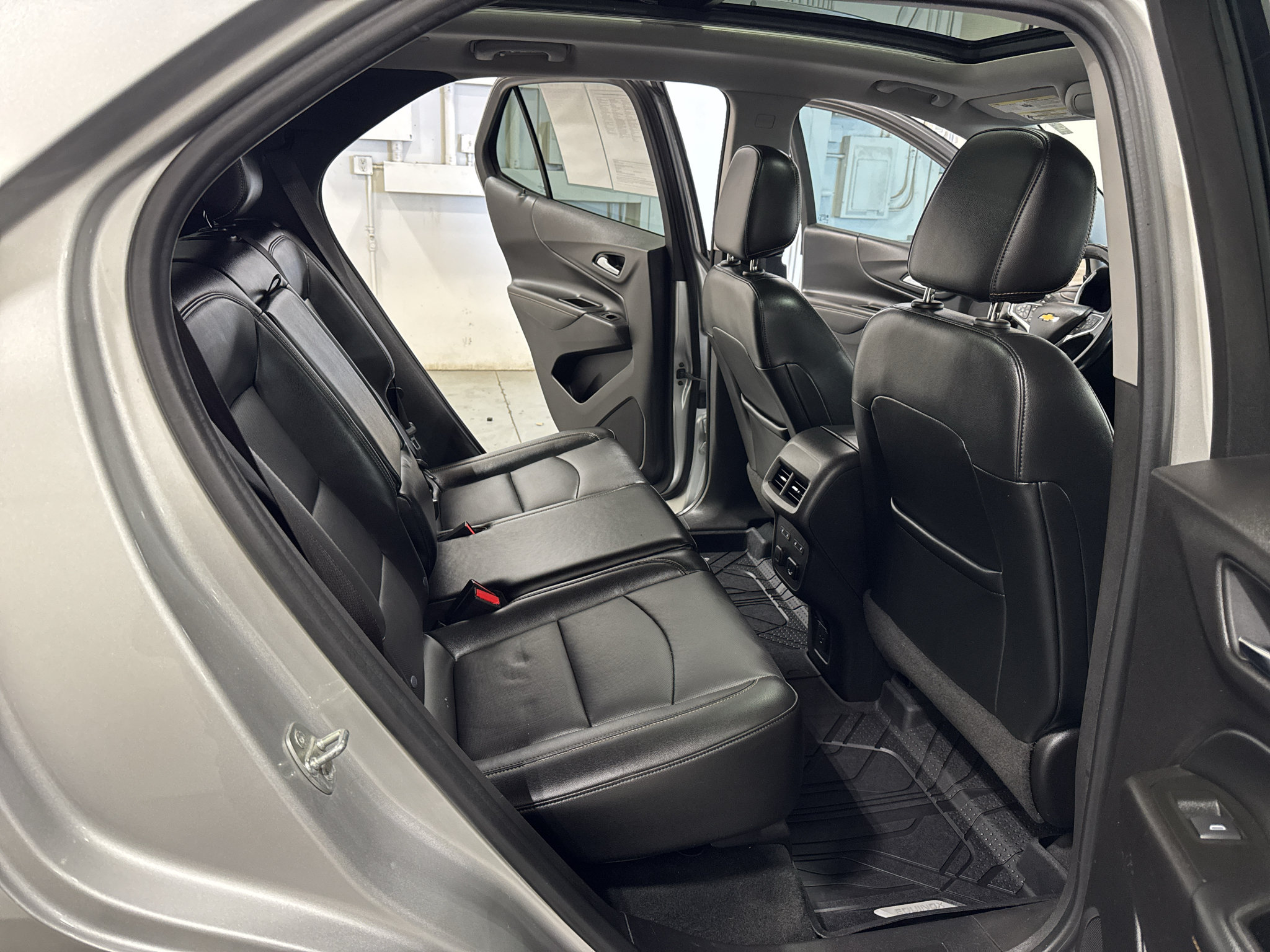 Certified 2018 Chevrolet Equinox Premier AWD/4WD image 38