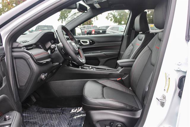 New 2026 Jeep Compass Trailhawk image 17