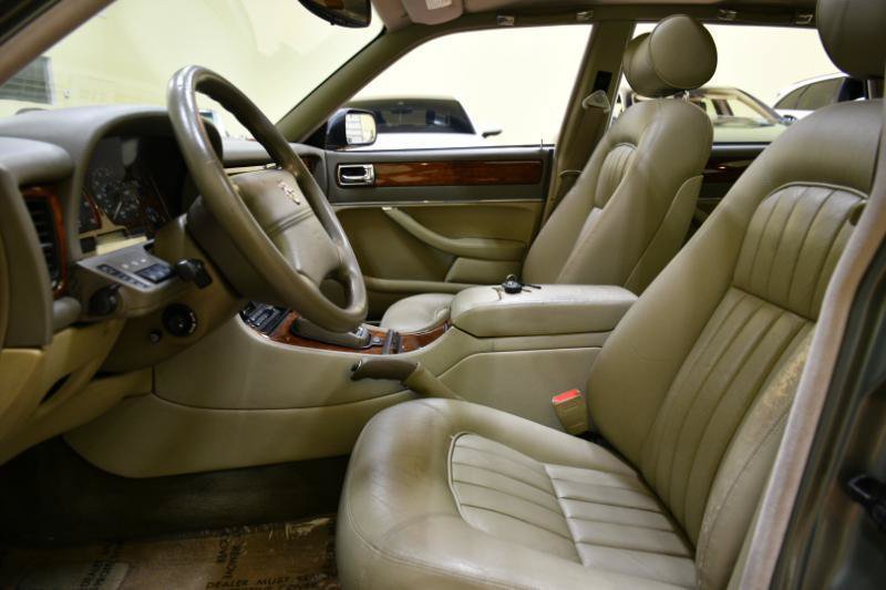 Used 1997 Jaguar XJ6 RWD image 28