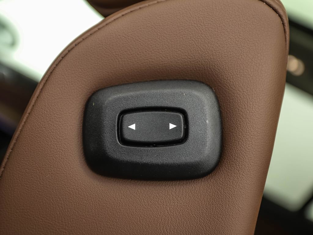 Used 2024 BMW X7 xDrive40i w/ Premium Package image 26