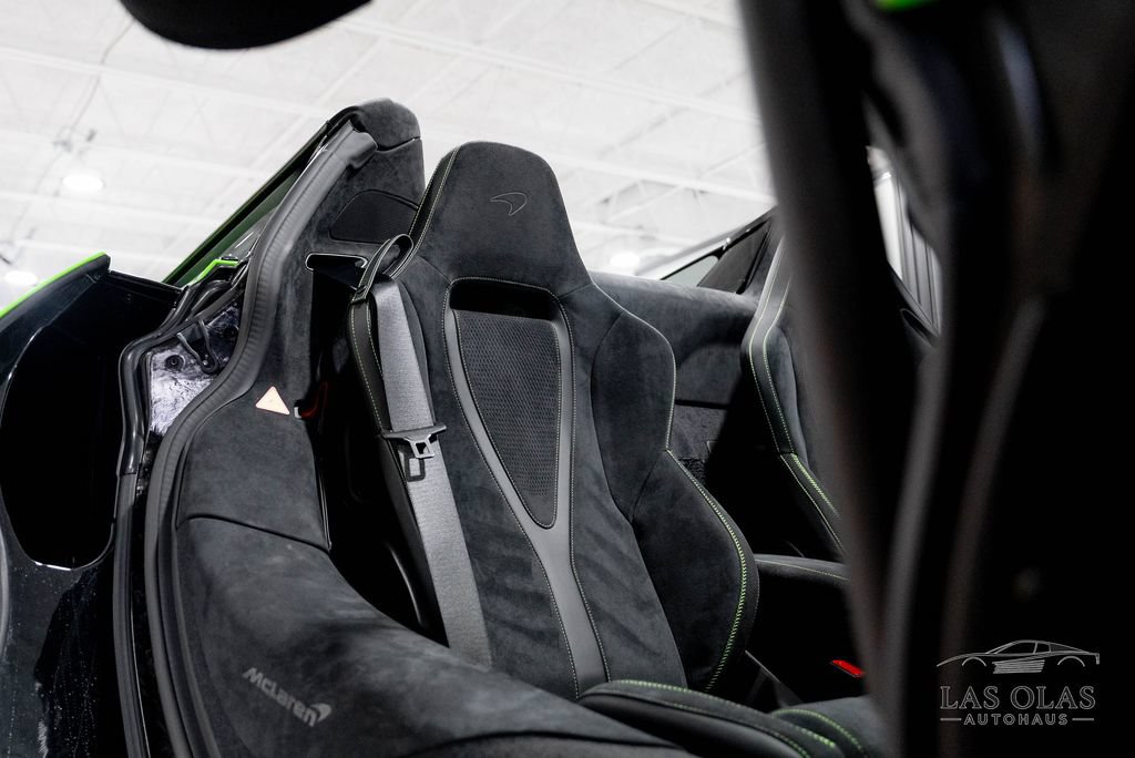 Used 2026 McLaren 750S Spider RWD image 35