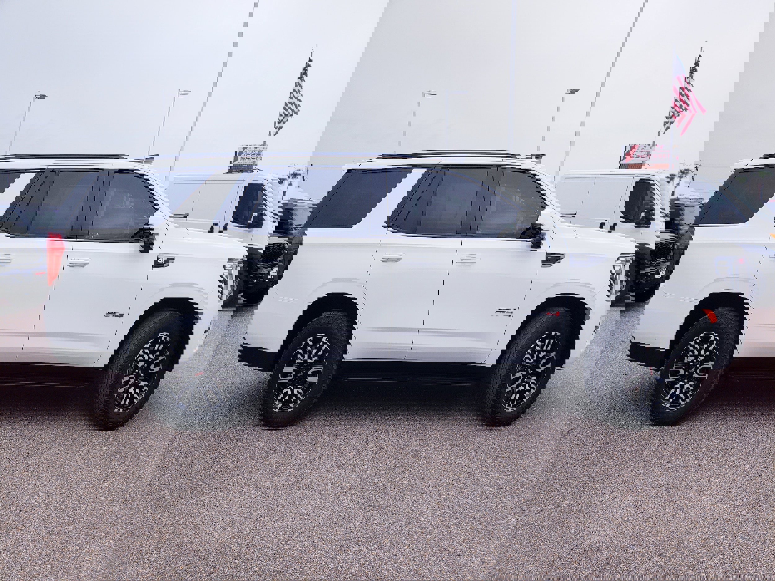 Used 2024 GMC Yukon AT4 w/ Technology Package image 8