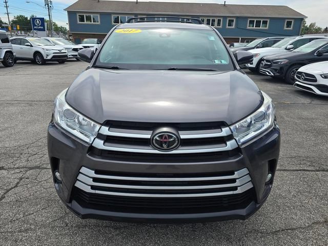 Used 2017 Toyota Highlander Plus AWD/4WD image 3