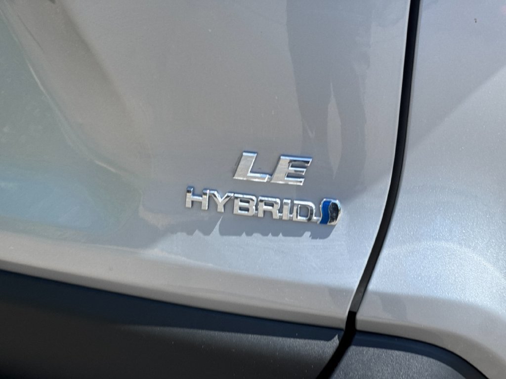 Used 2024 Toyota RAV4 LE AWD/4WD image 37