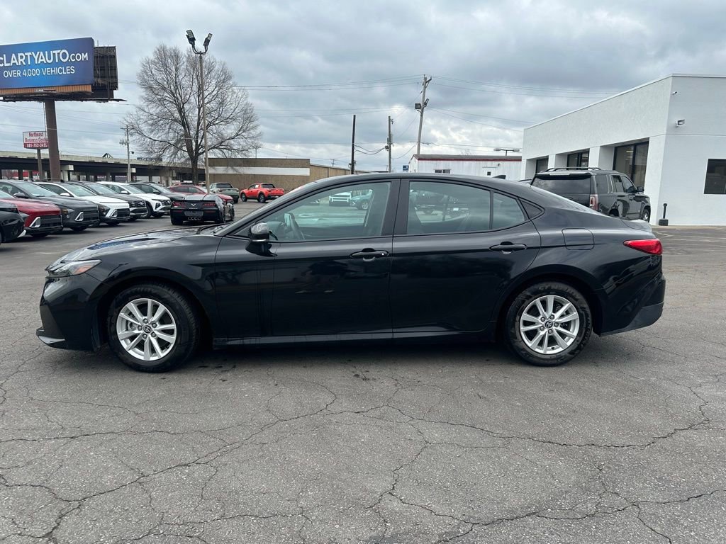 Used 2025 Toyota Camry LE FWD image 9