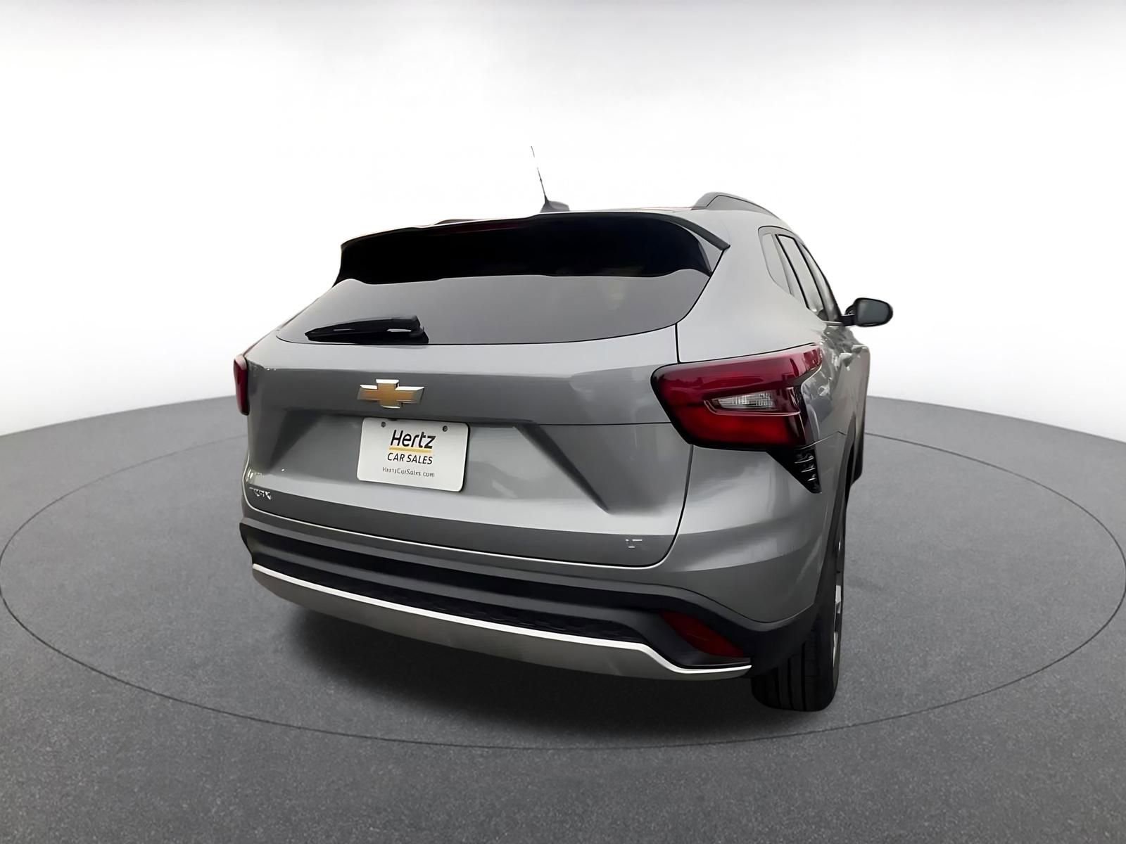 Used 2025 Chevrolet Trax LT w/ LT Convenience Package image 14