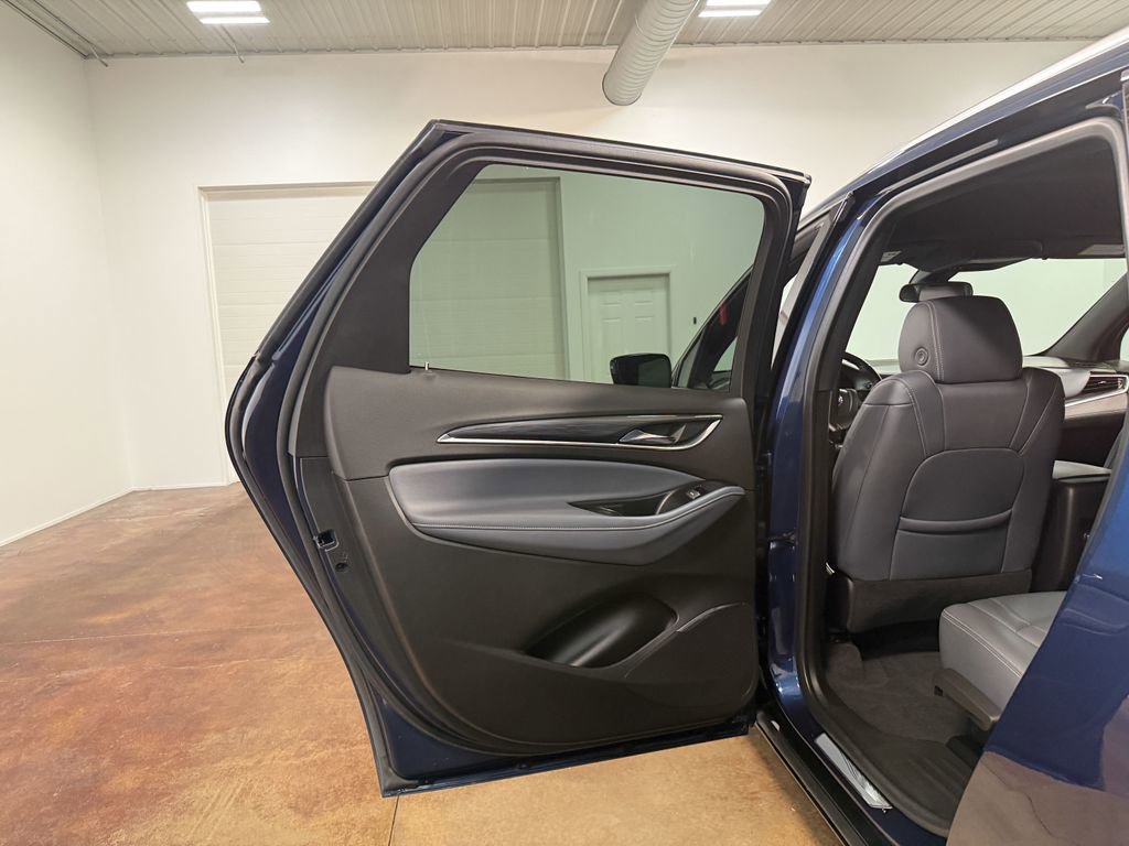 Used 2023 Buick Enclave Essence AWD/4WD image 46