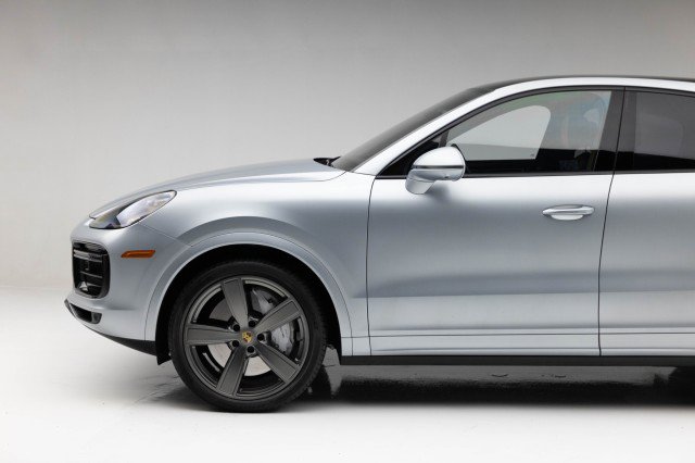 Used 2020 Porsche Cayenne Turbo image 21