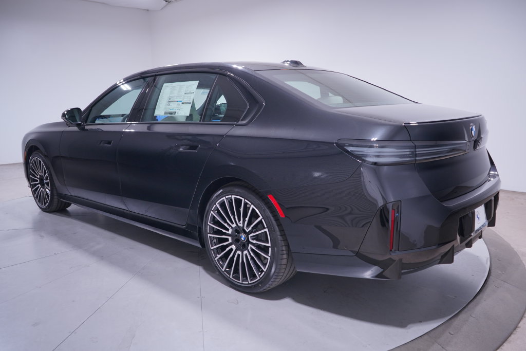 New 2027 BMW 740i w/ Executive Package RWD image 3