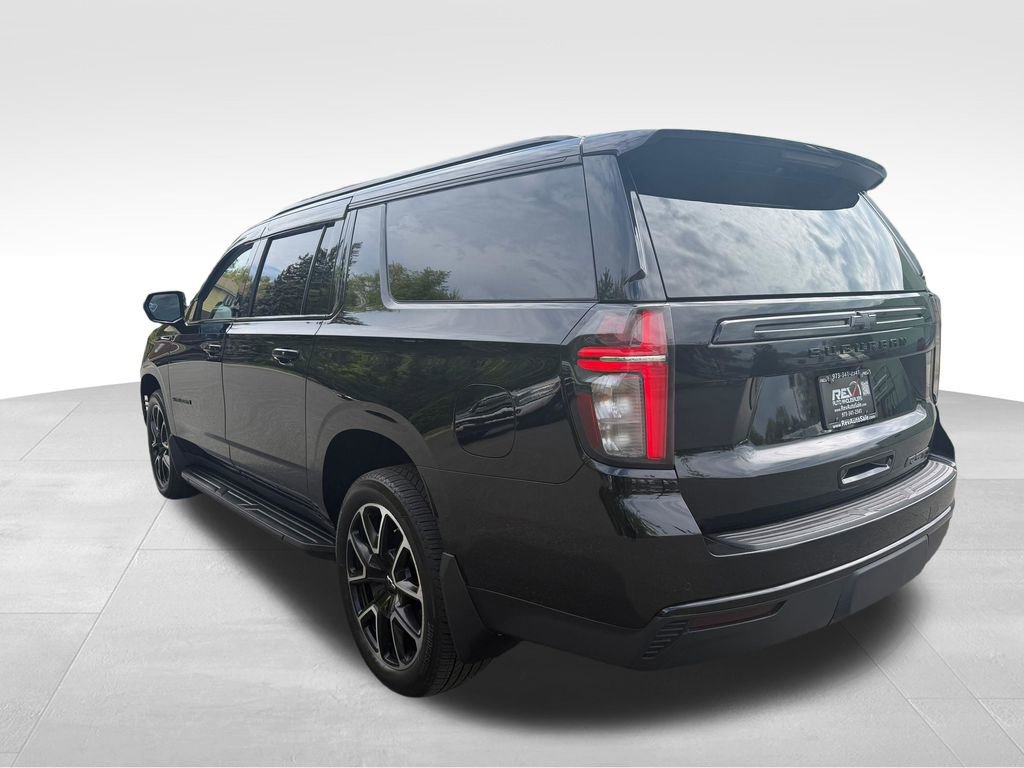 Used 2023 Chevrolet Suburban RST AWD/4WD image 4