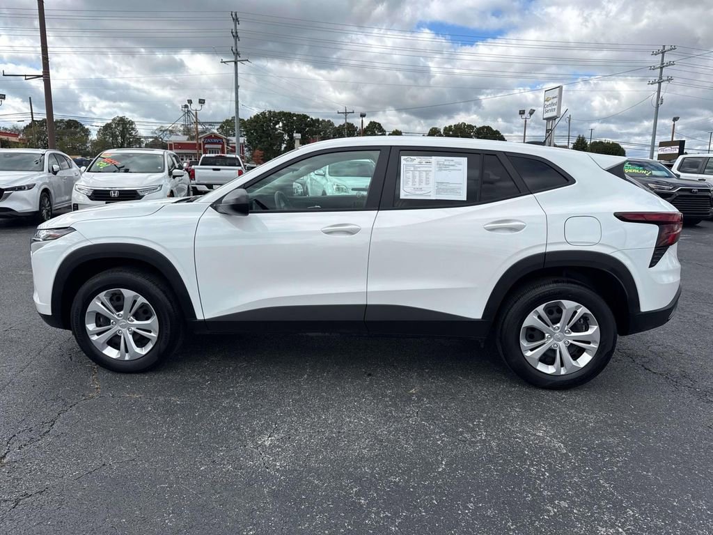 Certified 2025 Chevrolet Trax LS image 4