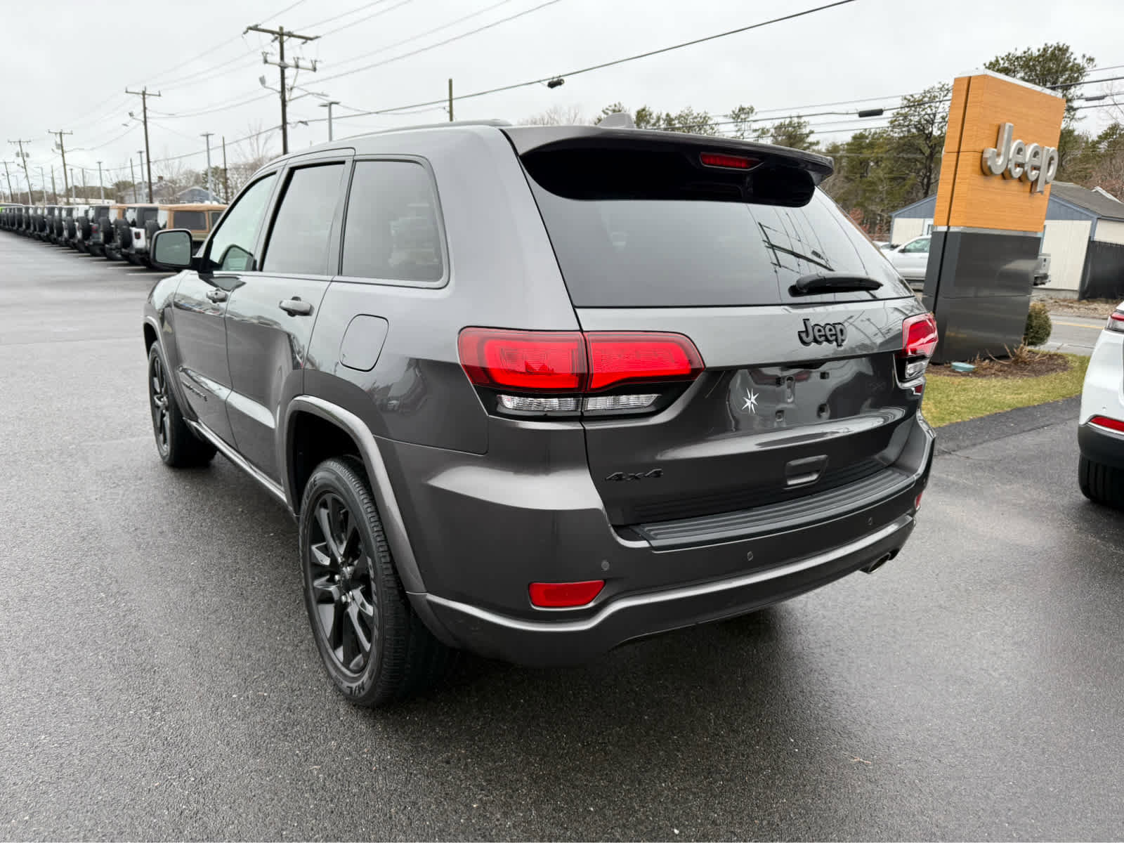 Used 2021 Jeep Grand Cherokee Laredo X image 6