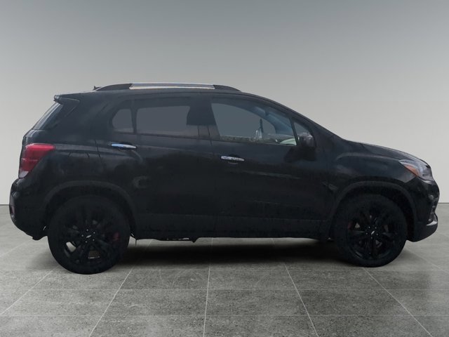 Used 2019 Chevrolet Trax LT w/ Sun & Sound Package image 6
