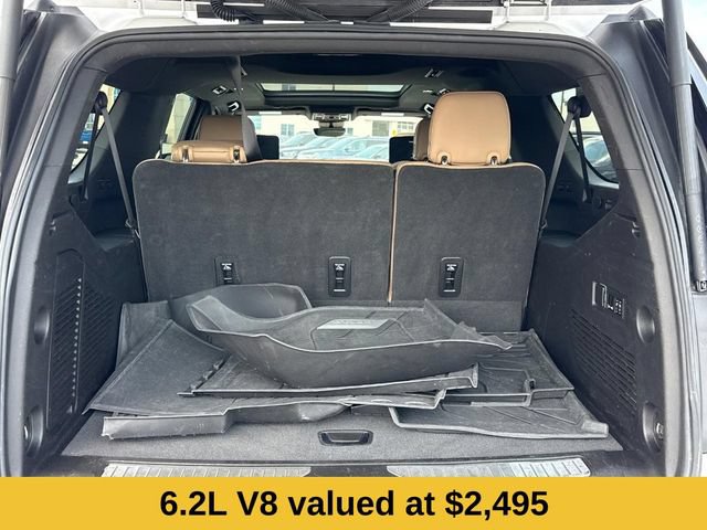 Used 2023 Chevrolet Suburban Premier w/ Advanced Technology Package AWD/4WD image 5