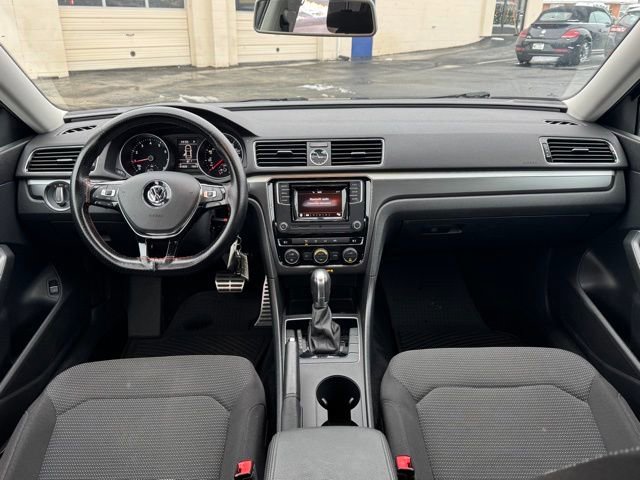 Used 2016 Volkswagen Passat 1.8T R-Line image 19