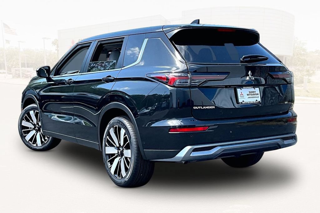 New 2026 Mitsubishi Outlander SE FWD image 3