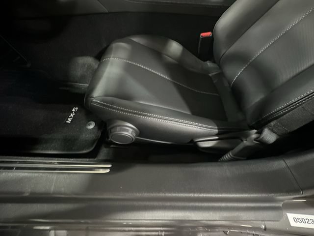New 2026 MAZDA MX-5 Miata RF Grand Touring RWD image 18