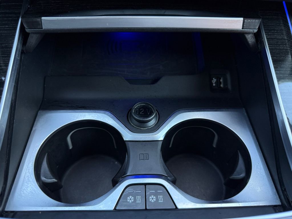 Used 2022 BMW X7 xDrive40i w/ M Sport Package image 18