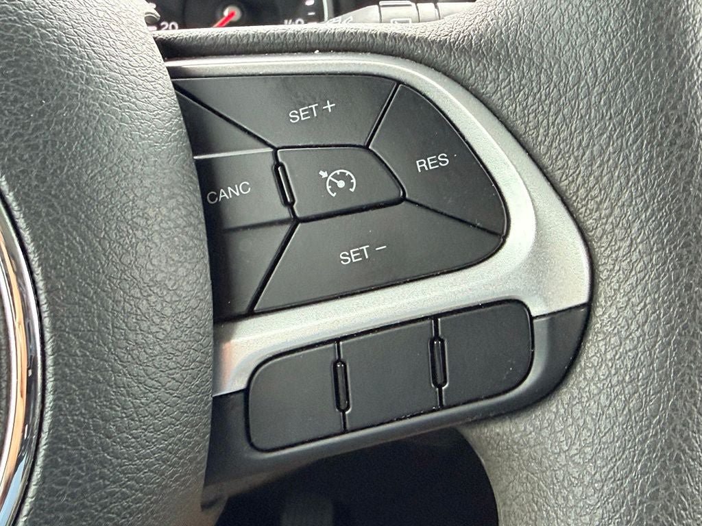 Used 2023 Jeep Renegade Latitude AWD/4WD image 26
