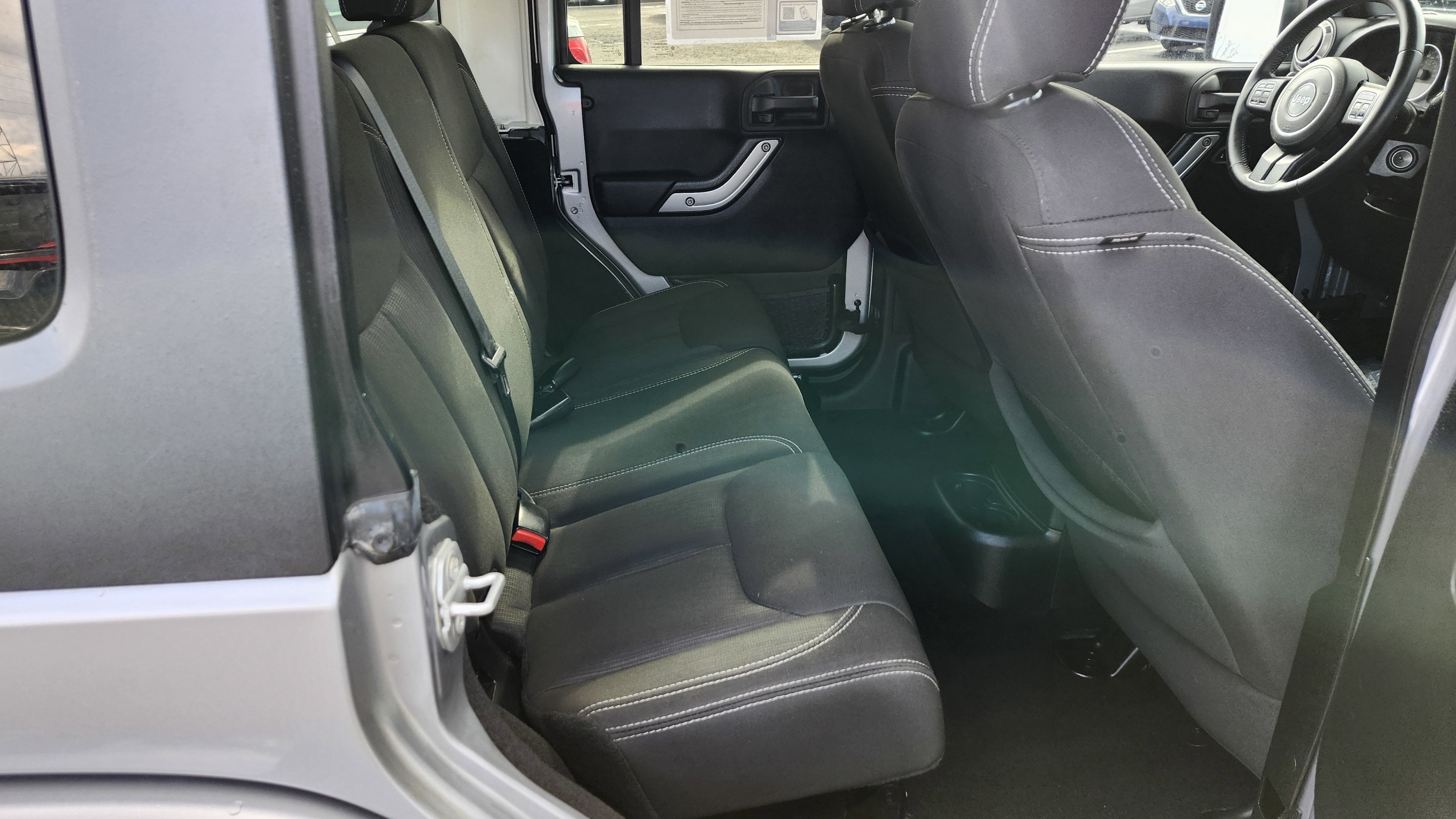 Used 2015 Jeep Wrangler Unlimited Sahara w/ Dual Top Group image 19