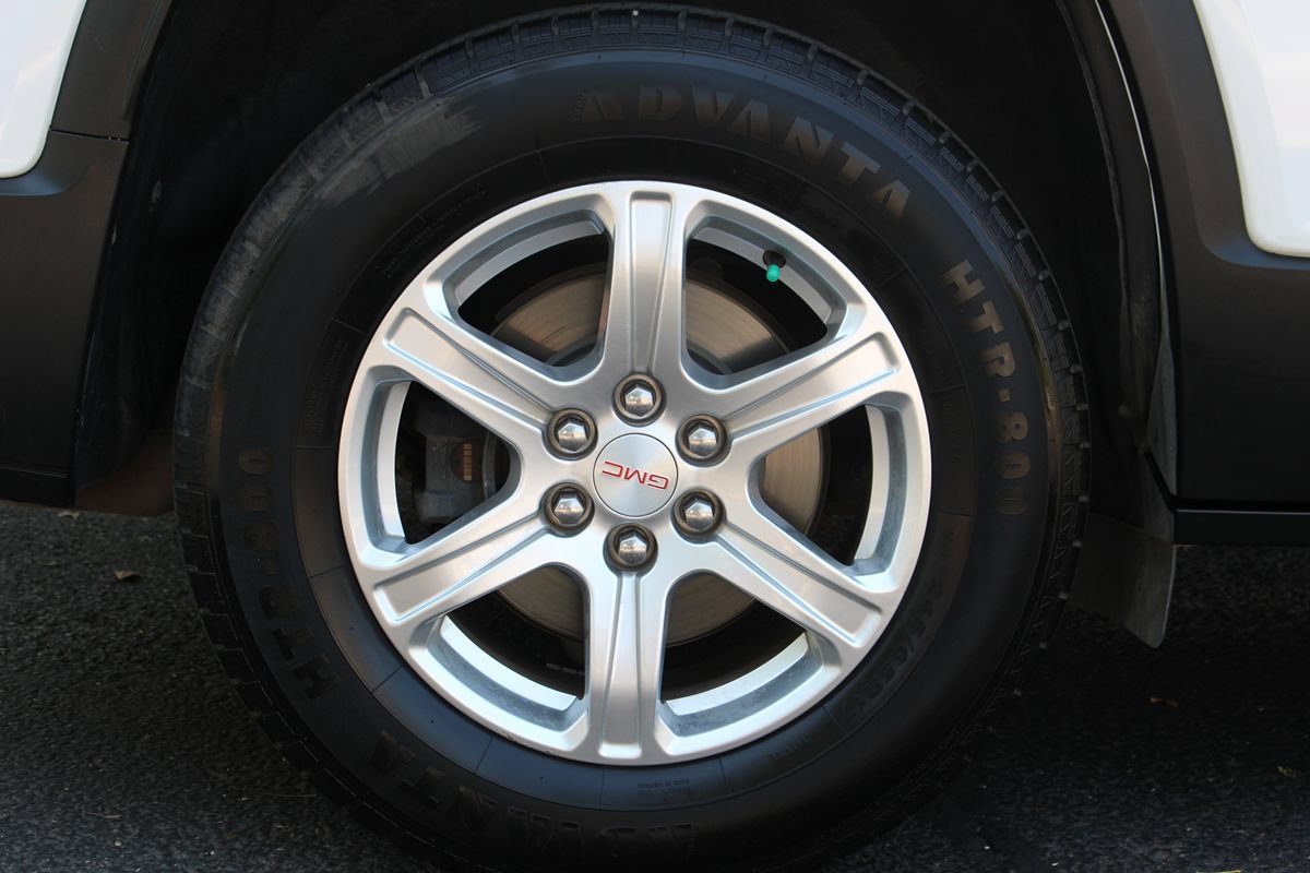 Used 2018 GMC Acadia SLE FWD image 42
