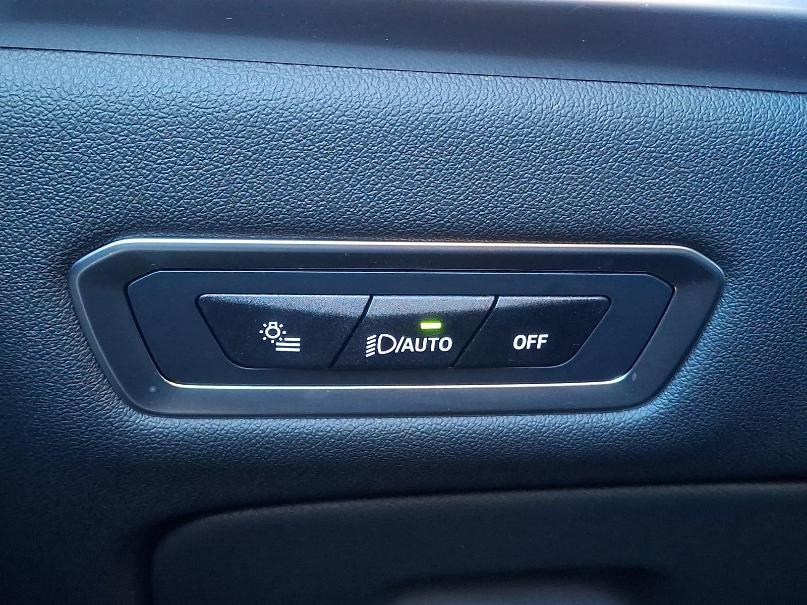 Used 2026 BMW X7 xDrive40i w/ M Sport Package image 24