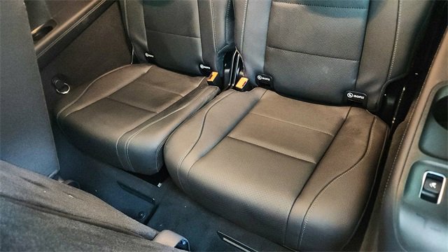 Used 2025 Mercedes-Benz GLS 450 4MATIC image 32