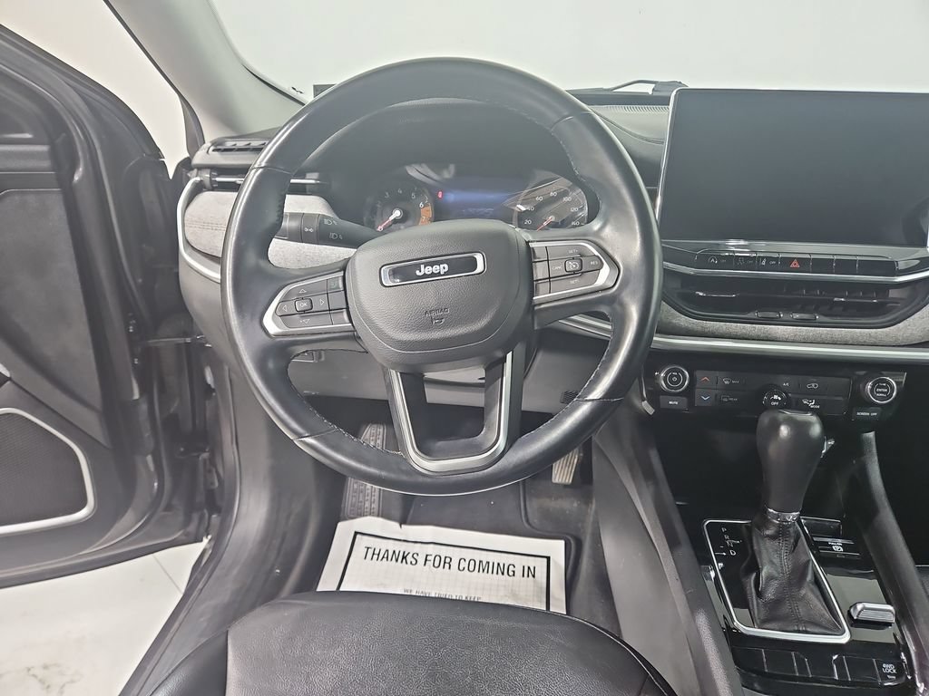 Used 2022 Jeep Compass Latitude w/ Mopar Graphics Package AWD/4WD image 14
