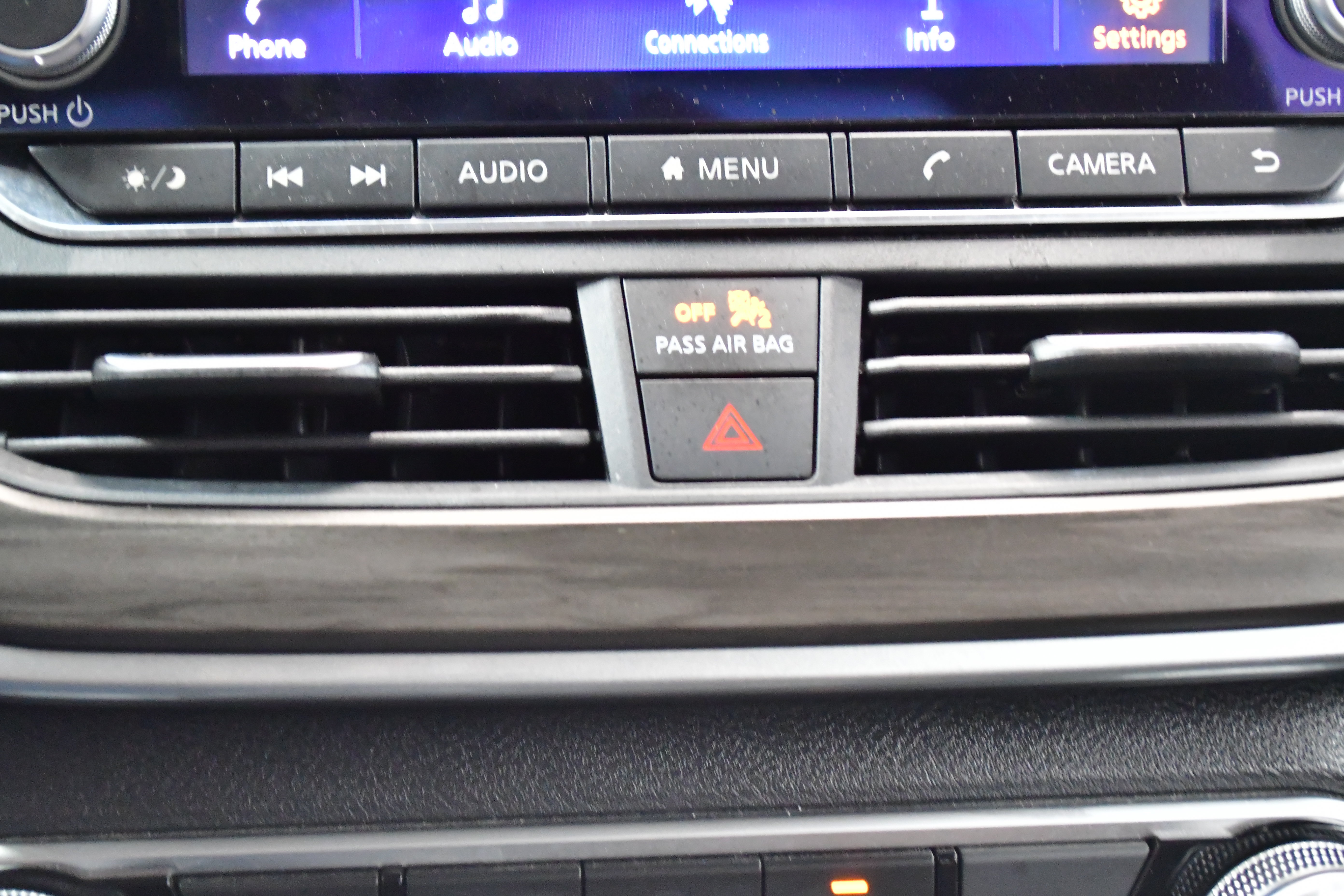 Used 2025 Nissan Altima 2.5 SV FWD image 25