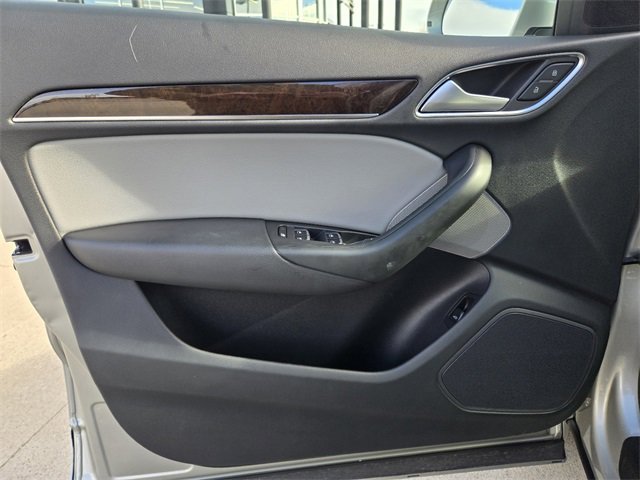 Used 2016 Audi Q3 2.0T Premium Plus w/ Technology Package image 18