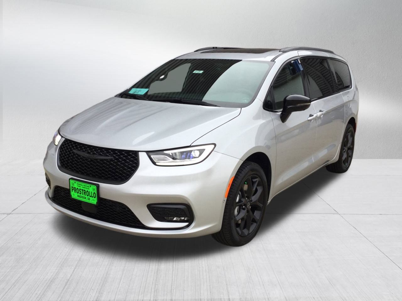 New 2026 Chrysler Pacifica Limited image 2