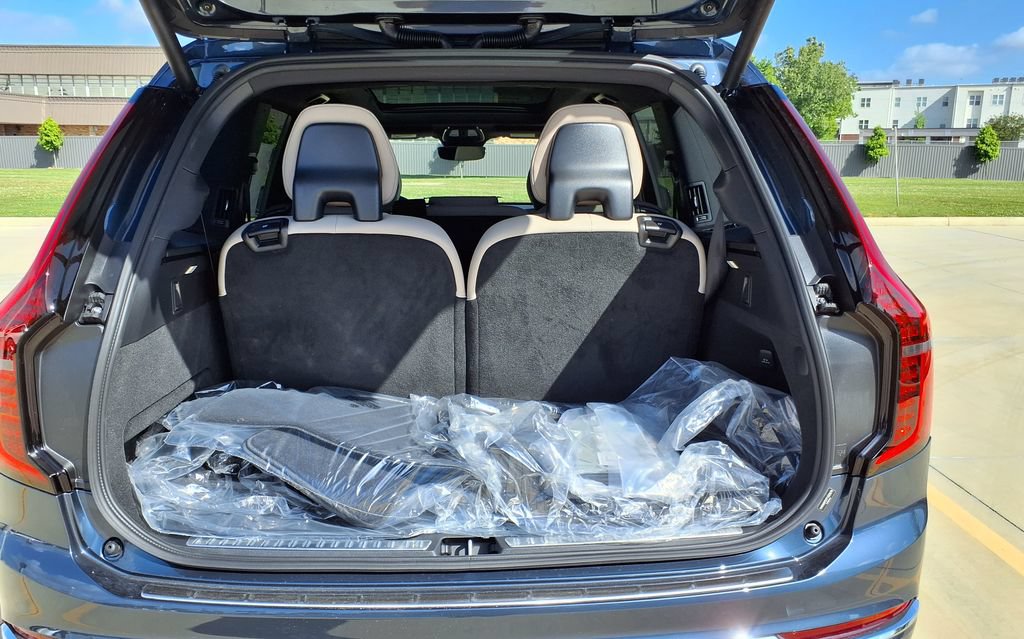 New 2026 Volvo XC90 T8 Plus w/ Protection Package Premier AWD/4WD image 9