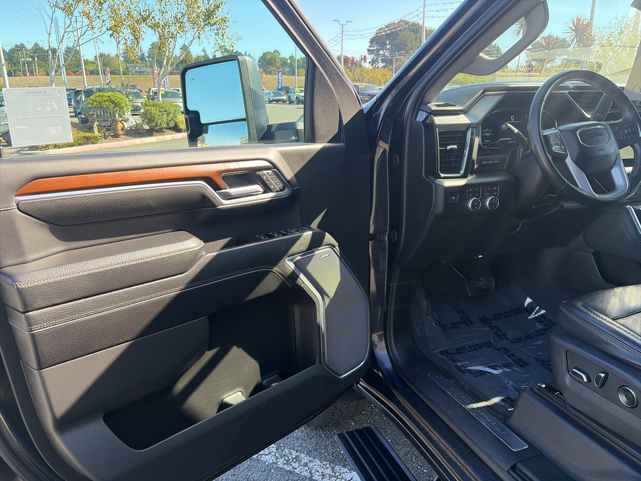Used 2024 GMC Sierra 3500 Denali w/ Denali Reserve Package AWD/4WD image 5