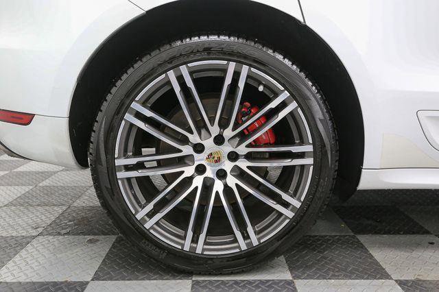 Used 2018 Porsche Macan Turbo image 17
