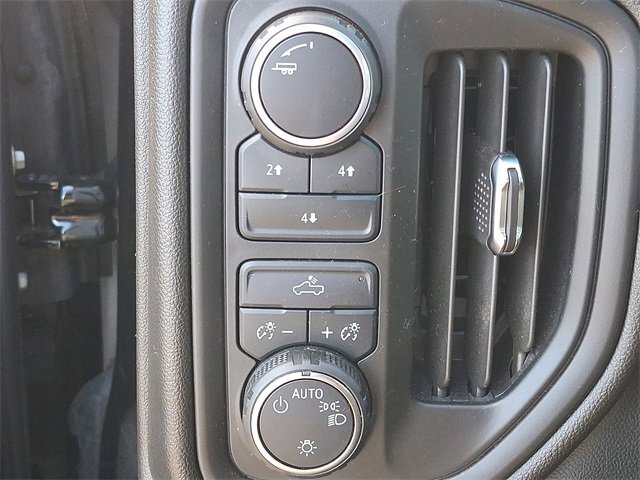 Used 2025 Chevrolet Silverado 2500 Custom image 20