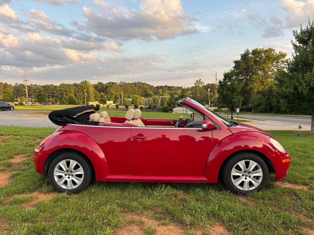Used 2009 Volkswagen Beetle S image 4