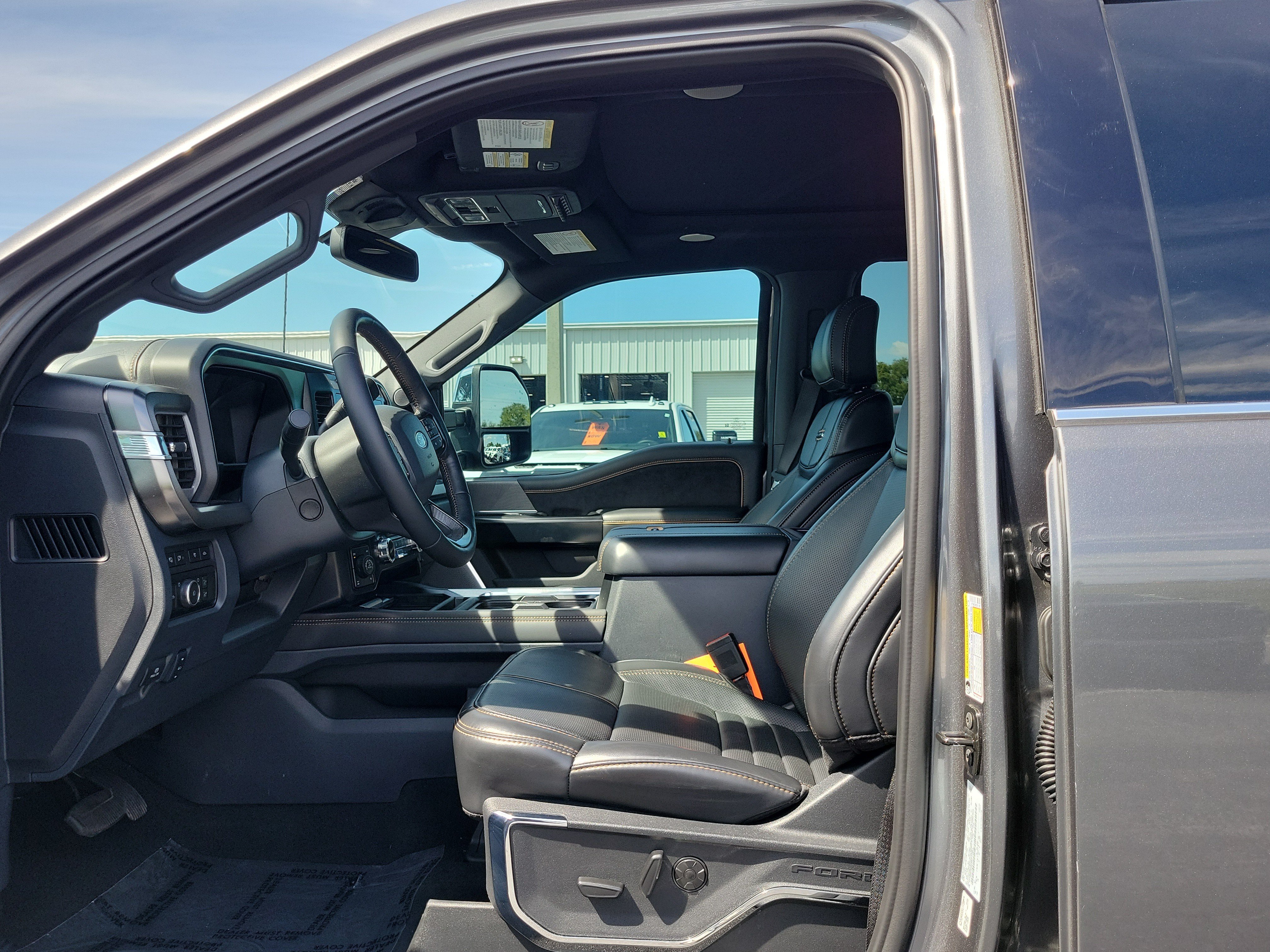 Certified 2024 Ford F250 Platinum w/ Tremor Off-Road Package AWD/4WD image 19