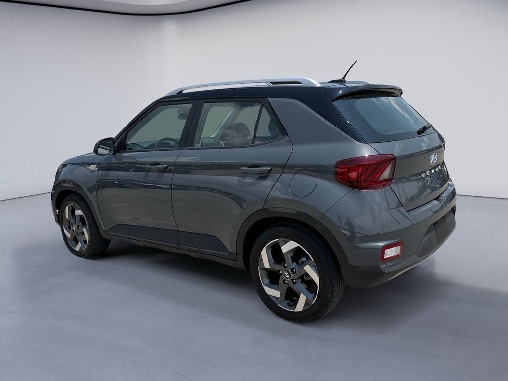 Used 2024 Hyundai Venue Limited FWD image 3