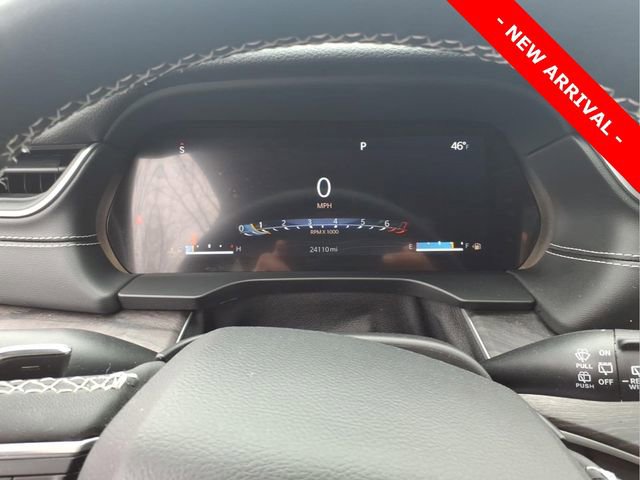 Used 2023 Jeep Grand Cherokee Limited w/ Black Appearance Package AWD/4WD image 16