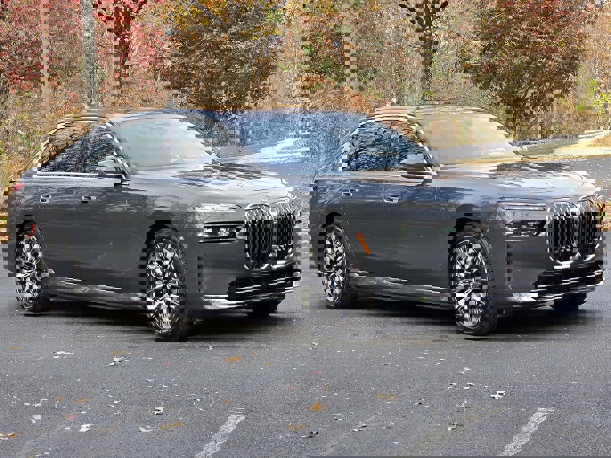 Used 2024 BMW i7 xDrive60 w/ Executive Package image 8