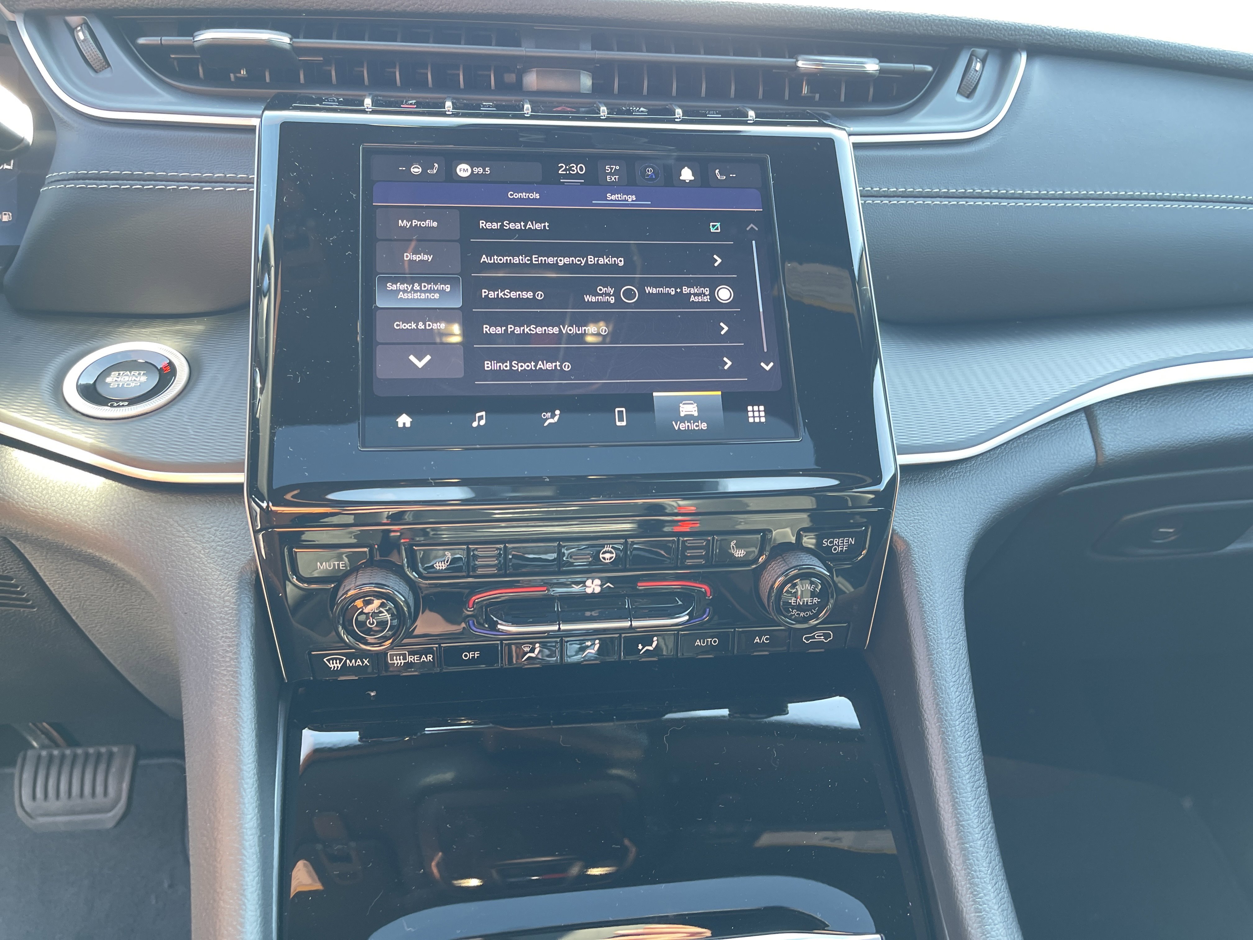 New 2025 Jeep Grand Cherokee L Altitude image 31