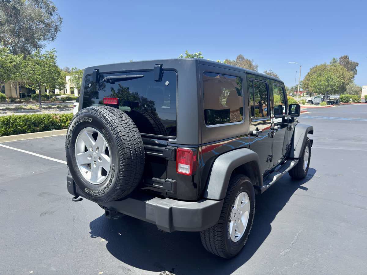 Used 2013 Jeep Wrangler Unlimited Sport image 8
